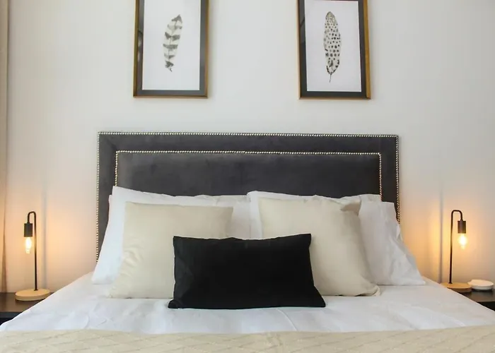 Hermoso Estudio en Mejor Ubicación Frente al Mall Servicio HOM
