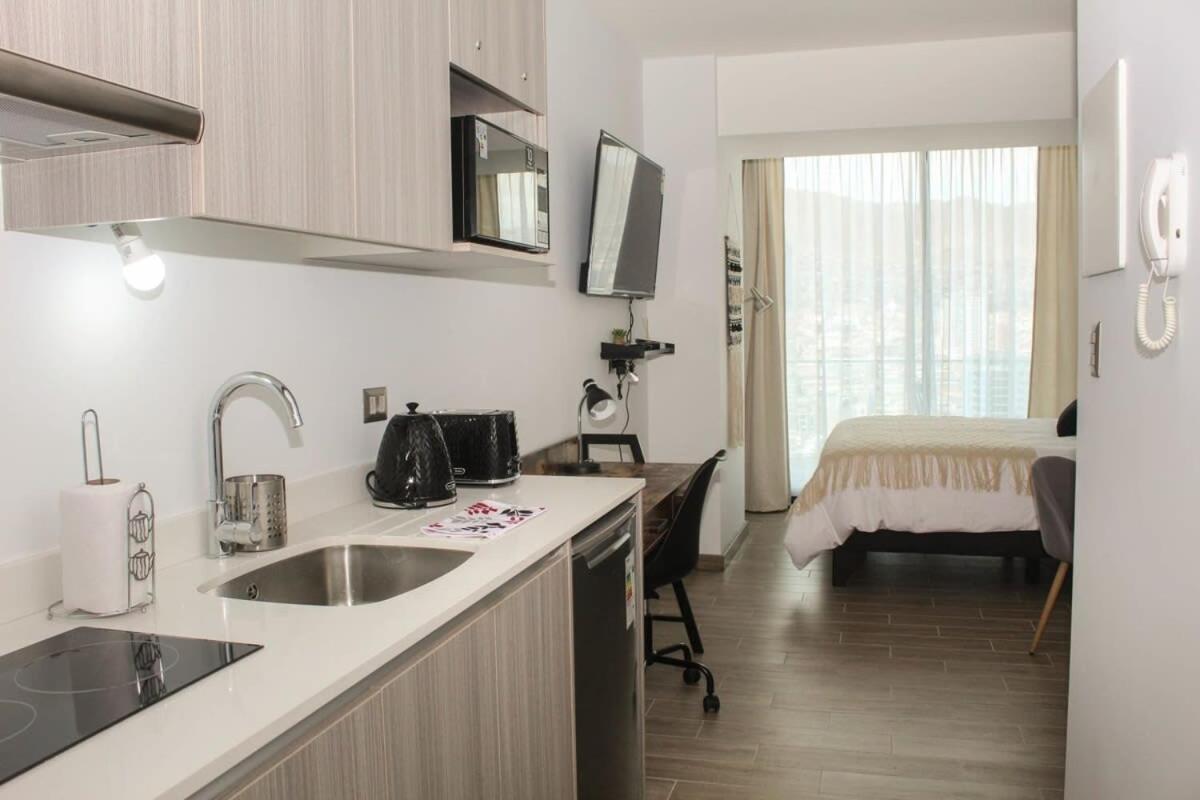 Hermoso Estudio En Mejor Ubicación Frente Al Mall Servicio Hom Apartamento *